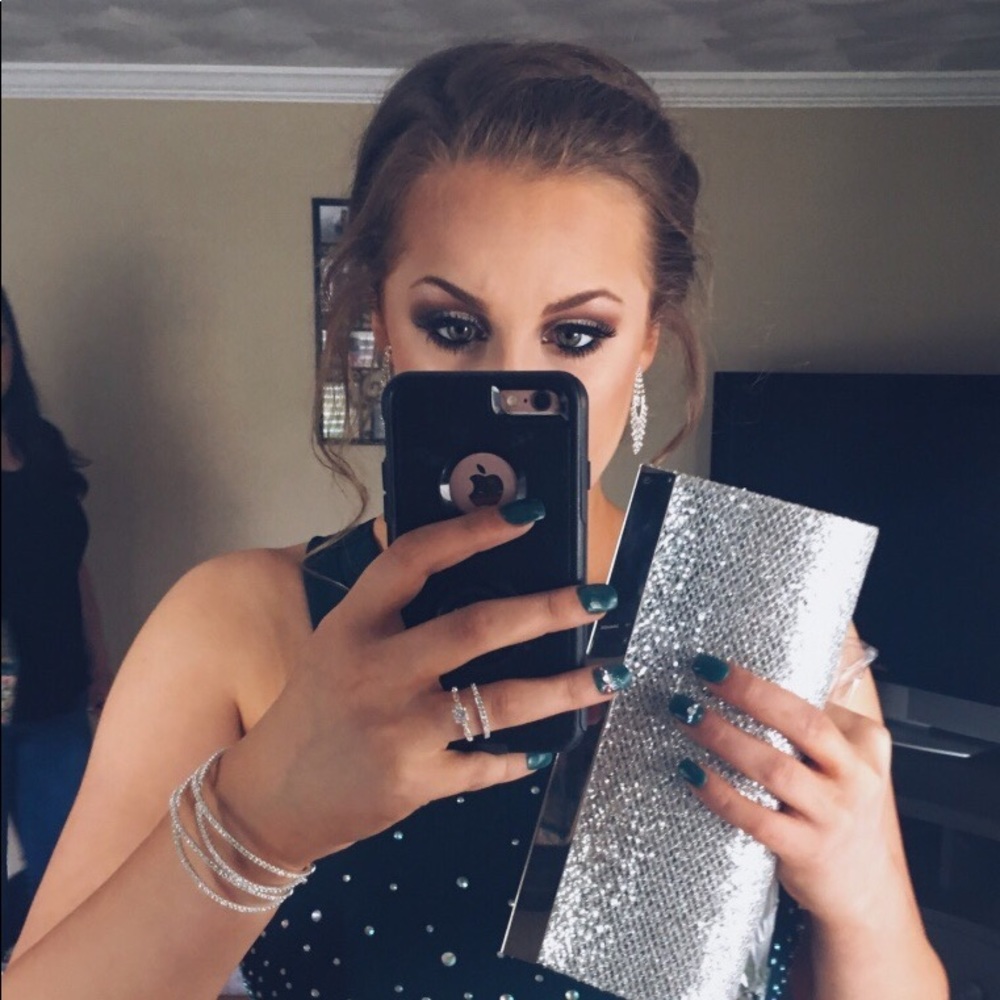 Meet your Posher, Hailey